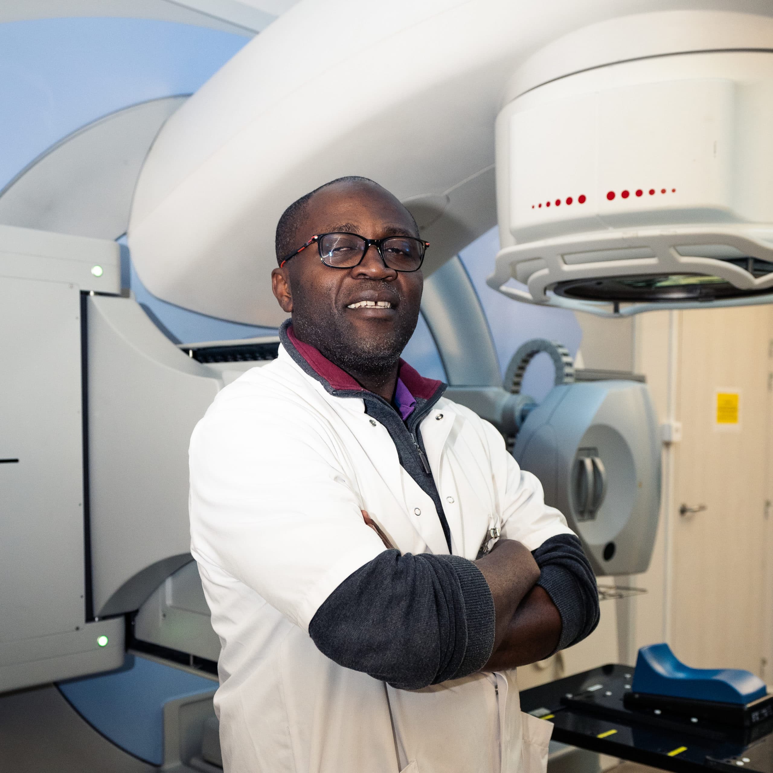 Francis DJOUMESSI : Radiophysicien au centre de radiothérapie à Angoulême